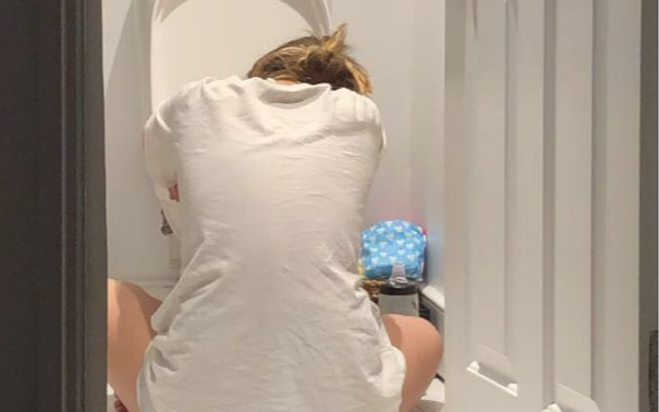 Sáng dậy thấy 4 thứ này thì XIN CHIA BUỒN! Bất kể nam hay nữ, bệnh thận đang "lớn nhanh như thổi"