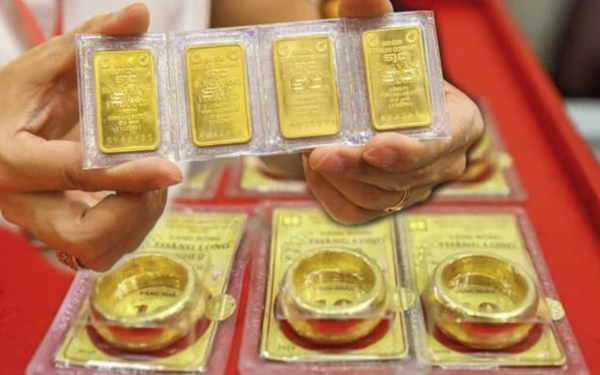 Vì sao giá vàng có đợt giảm mạnh nhất lịch sử?