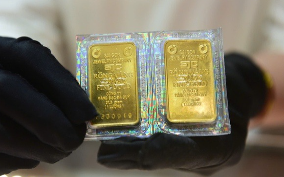 Giá vàng, bạc tiếp tục rơi thẳng đứng, nhà đầu tư choáng váng