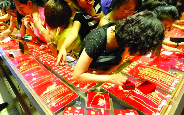 Giá vàng tăng ngược hơn 7 triệu đồng/lượng