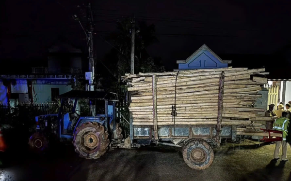 Hai chị em tử vong sau va chạm với xe máy cày