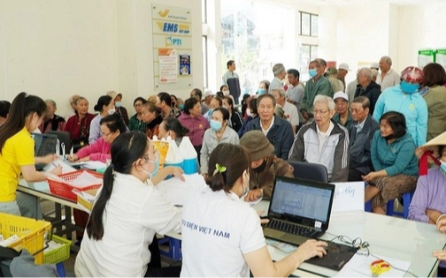 Thông tin quan trọng mà tất cả những người nhận được thông báo phát tiền trợ cấp Tết cần biết