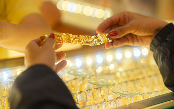Mỗi lượng vàng miếng tăng thêm gần 4 triệu đồng