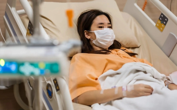 Người phụ nữ 54 tuổi "liệt dạ dày", nhịn 12 tiếng thức ăn trong bụng vẫn còn nguyên vì dùng 1 thứ để giảm cân