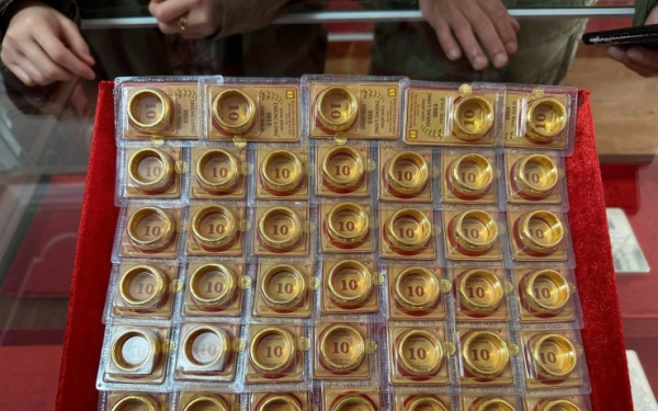 Giá bạc lao dốc, "ông lớn" trang sức hưởng lợi