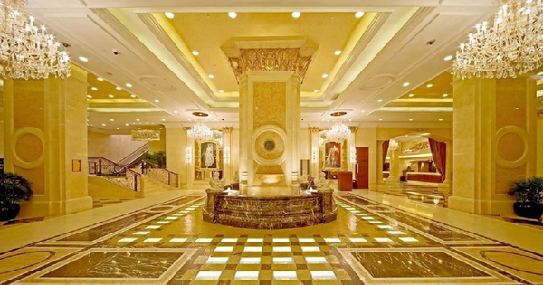 Thấy giá vàng tăng, khách sạn liền dỡ gạch dát vàng đem bán "bỏ túi" 333 tỷ đồng