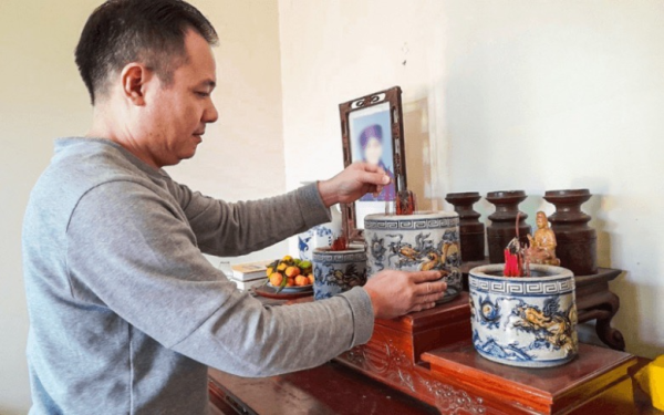 Bao sái bàn thờ dịp Tết: Ngày đẹp – giờ tốt & những điều CẤM KỴ nhiều người bỏ qua, không cẩn thận là bay hết lộc