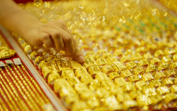 Giá vàng biến động 17 triệu đồng/lượng, kịch bản nào cho tuần mới?