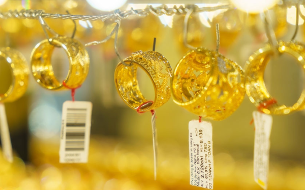 Giá vàng giằng co dữ dội, vẫn chưa thoát vùng biến động mạnh