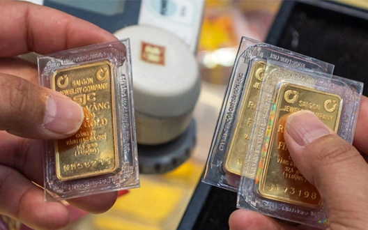 Giá vàng nhảy múa: Nhà đầu tư "đu đỉnh" chờ tín hiệu mới, hé mở động lực phức tạp đứng sau biến động của vàng