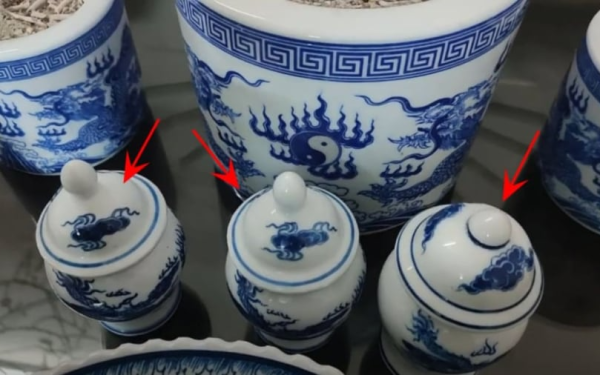 Vị trí đặt 3 hũ gạo, muối, nước trên bàn thờ để cả năm no đủ, tiền vào không ngừng