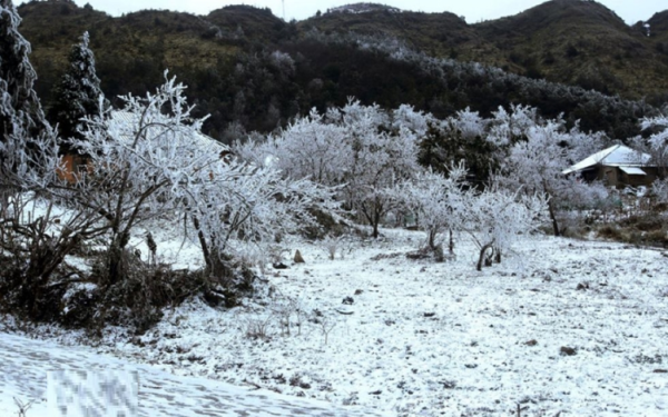 Không khí lạnh cường độ cực mạnh tràn về, miền Bắc "rét buốt thấu xương"