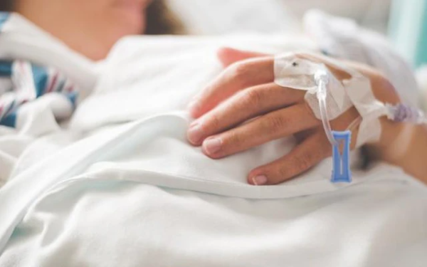 Cô gái 26 tuổi đột ngột qua đời sau bữa liên hoan cuối năm, ai chuẩn bị ăn tất niên phải loại bỏ ngay món này