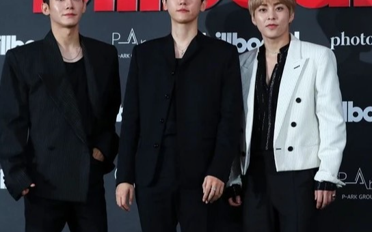 3 ca sĩ bị tịch thu tài sản