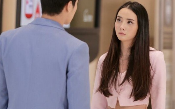 Vợ cũ nhắn tin nói nhớ, tôi trả lời “haha”, 2 năm sau gặp người bên cạnh cô ấy tôi sững sờ