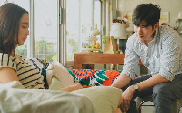 Dùng điện thoại chồng gửi mẹ chồng 5 triệu mừng Tết, bà chuyển lại 100 triệu kèm kèm tin nhắn khiến tôi sốc