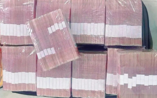 Phát hiện người phụ nữ kéo vali đến ngân hàng rút gần 9 tỷ đồng tiền mặt, công an triển khai các biện pháp nghiệp vụ vào cuộc