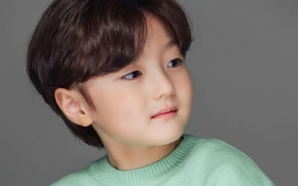 Xôn xao cái tên "lạ chưa từng thấy" của học sinh Nghệ An trên Giấy khen Trạng Nguyên Tiếng Việt