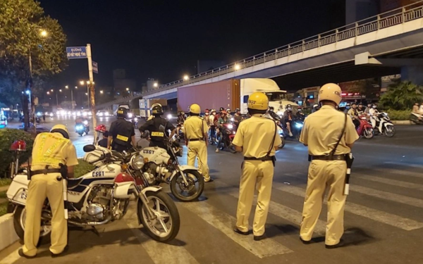 Đi xe sau 18h quên làm điều này, có thể bị phạt đến 14 triệu đồng