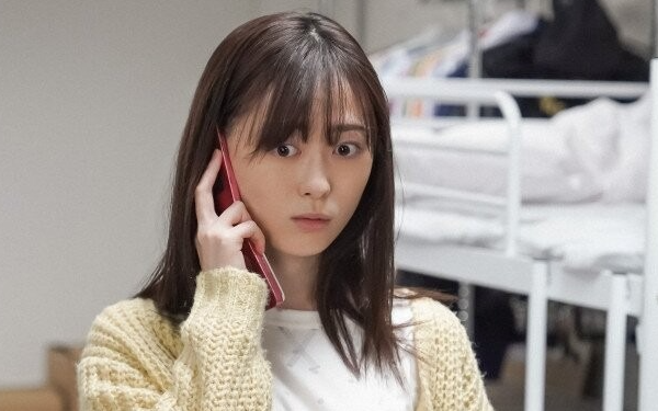 Bố mẹ luôn đi du lịch mỗi dịp Tết, mãi đến khi chị họ gọi điện, tôi mới biết sự thật