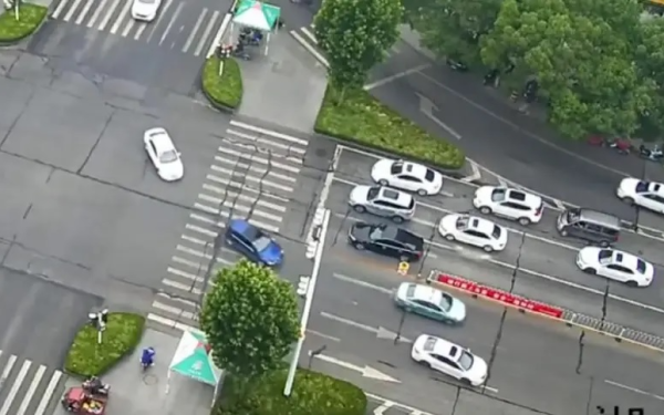 Va chạm với siêu xe Audi khi đi bộ sang đường, cụ bà phải nhập viện, yêu cầu bồi thường 3,5 tỷ đồng, tòa án khẳng định: Chủ ô tô không cần đền bù