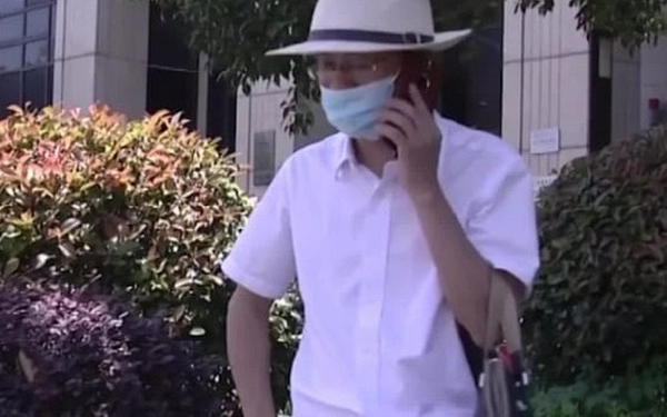 Nhận được hơn 49 triệu đồng tiền chuyển khoản nhầm, người đàn ông từ chối trả lại còn tuyên bố: “Phải bồi thường thêm cho tôi 374 triệu”