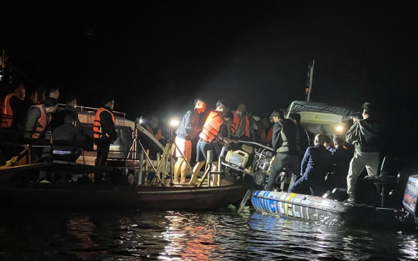 Danh tính 6 người mất tích sau vụ tàu khách va chạm phà chở đá trên hồ Thác Bà