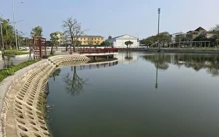 Phát hiện thi thể một cháu bé dưới hồ điều hòa