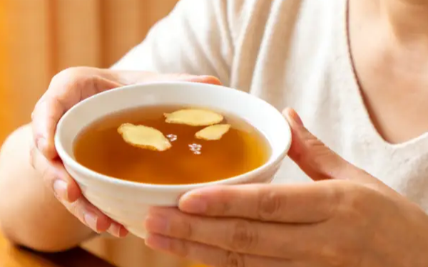 2 năm nấu ăn gì cũng cho gừng, người phụ nữ 53 tuổi sau tái khám, bác sĩ ngạc nhiên hỏi "Chị đã làm gì?"