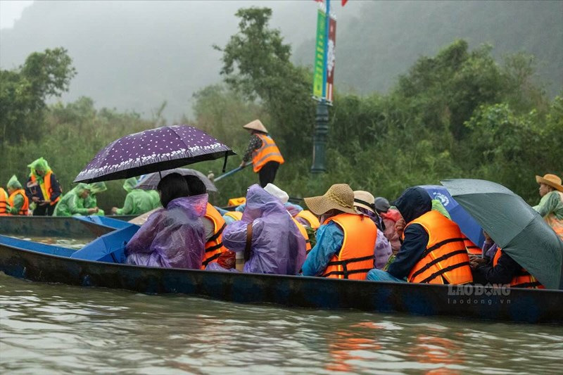 Thời tiết Hà Nội mưa nồm ẩm kéo dài đến bao giờ?