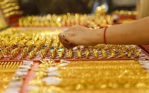 Giá vàng hôm nay (trưa 25-2): Tăng phi mã