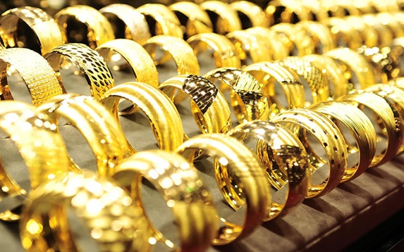 Giá vàng hôm nay 25/2: Quay đầu lao dốc