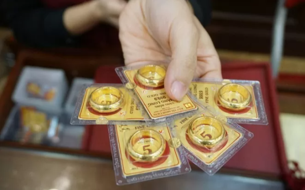 Giá vàng hôm nay (25-2): Giá vàng nhẫn tăng, cao vượt giá vàng miếng