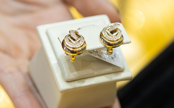 Giá vàng hôm nay 27/2: Tiếp tục đi lên