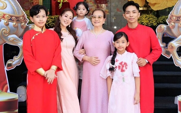 Phan Hiển "giấu cả thế giới" để yêu Khánh Thi trước khi có 3 con chung, từng bị mẹ vợ là hoa khôi Thường Tín góp ý