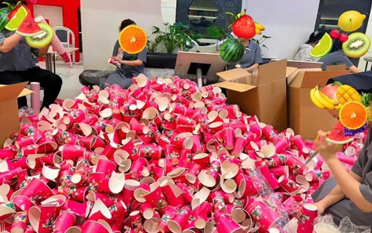 Tiêu hủy 9.000 ly trà sữa của một thương hiệu nổi tiếng