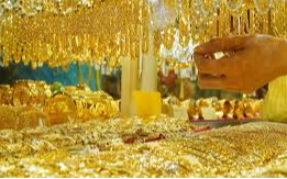 Giá vàng hôm nay mới nhất (27/2) diễn biến lạ: "Biển người" chen chúc mua vàng sau ngày vía Thần tài