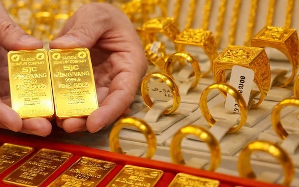 Khẩn trương nghiên cứu giải pháp huy động ngoại tệ và vàng miếng trong dân