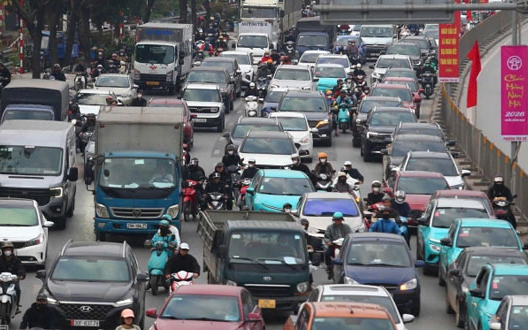 Hà Nội chốt mốc chuyển đổi toàn bộ taxi chạy xăng, dầu