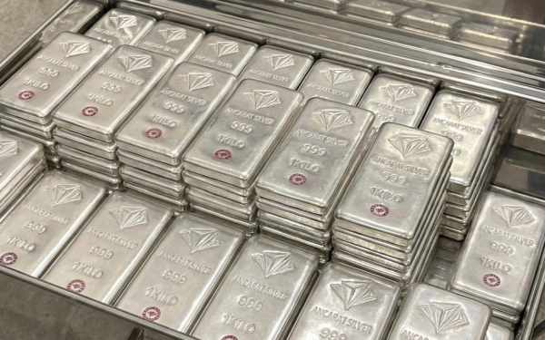 Giá bạc hôm nay 1/3: Trong nước và thế giới đồng loạt bứt phá, tiến sát mốc tâm lý mới