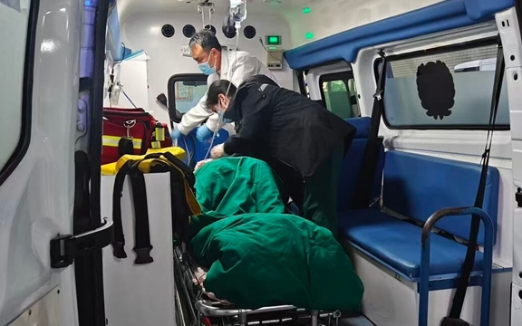 Đang khỏe mạnh bỗng qua đời vì nhồi máu não, nghe 2 việc người phụ nữ này làm sau bữa ăn ai cũng hoảng vì… quen quá