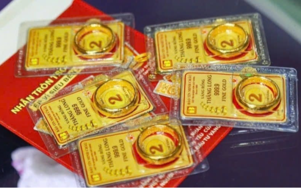 Giá vàng hôm nay 1.3.2026 tăng sốc 2,4 triệu đồng/tuần, vì sao người mua vẫn lỗ nặng?