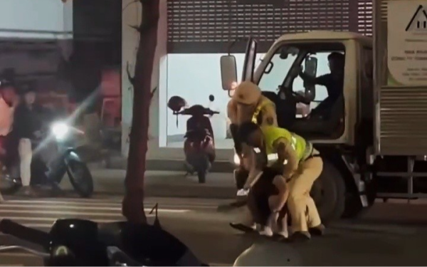 Danh tính và kết quả nồng độ cồn của tài xế ô tô "thông chốt", va chạm xe CSGT ở Quảng Ninh