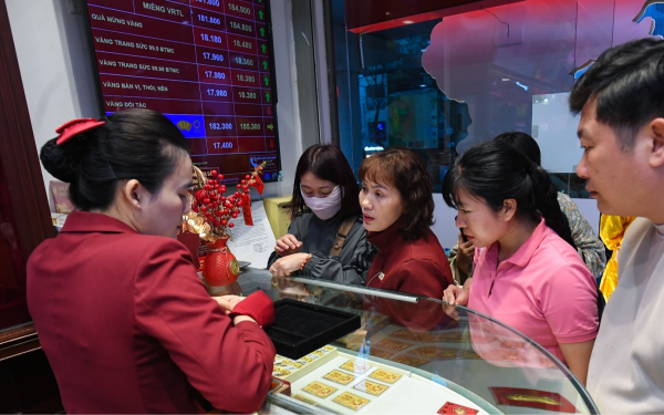 Giá vàng hôm nay 3/3/2026 lao dốc không phanh, SJC giảm gần 3 triệu/lượng