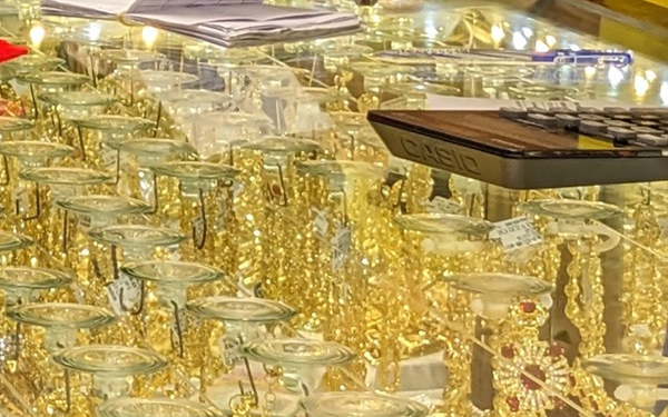 Giá vàng giảm sâu, nhiều người chịu lỗ chỉ sau chưa đầy 24 giờ