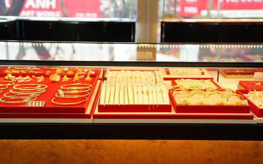 Giá vàng giảm sâu, nhiều người chịu lỗ chỉ sau chưa đầy 24 giờ