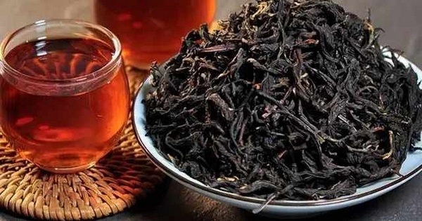 Người đàn ông 58 tuổi uống một tách trà đen sau khi thức dậy vào buổi sáng, sau 8 tháng, bác sĩ hỏi "Anh đã uống gì?"