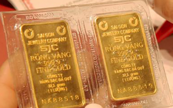 Giá vàng hôm nay (trưa 5-3): Tiếp tục tăng chóng mặt