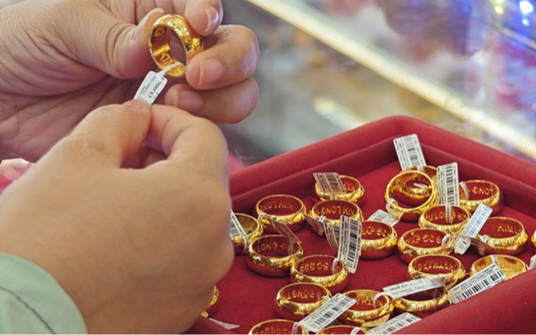 Giá vàng SJC, vàng nhẫn trơn chiều nay ngày 5/3