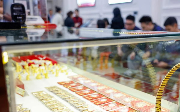 Lý do giá vàng bạc lao dốc